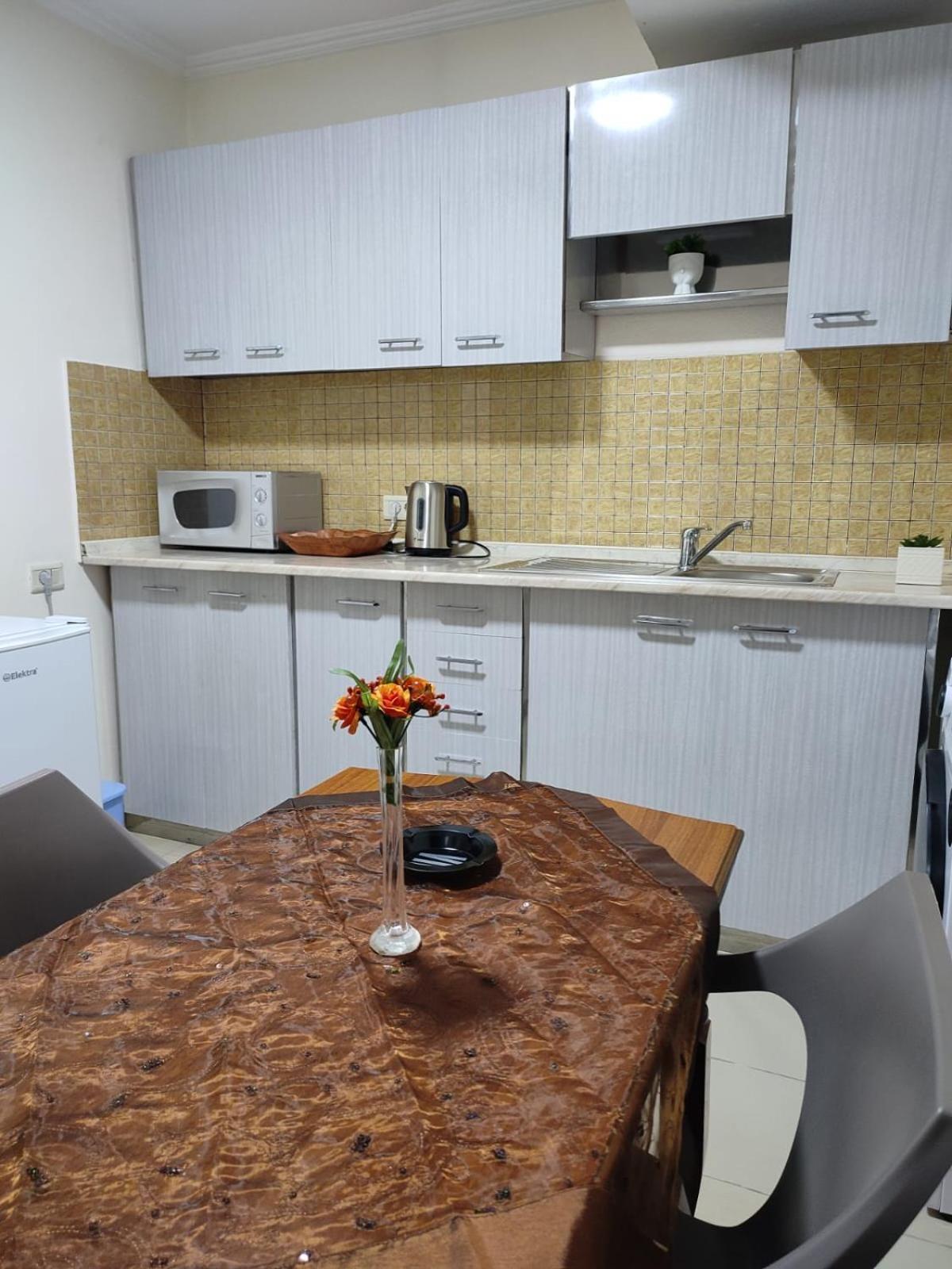 Lb Apartments Tirana Buitenkant foto