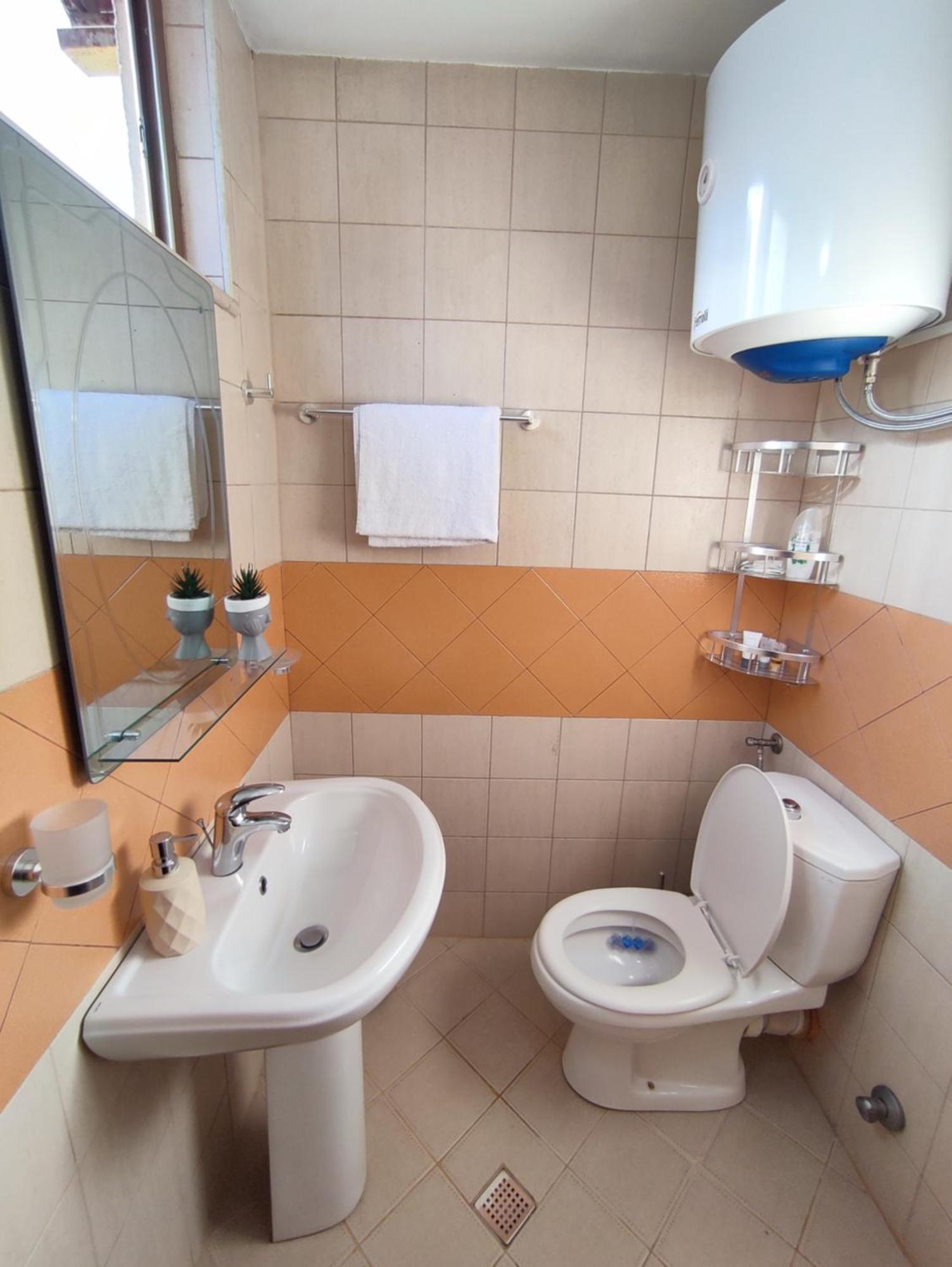 Lb Apartments Tirana Buitenkant foto